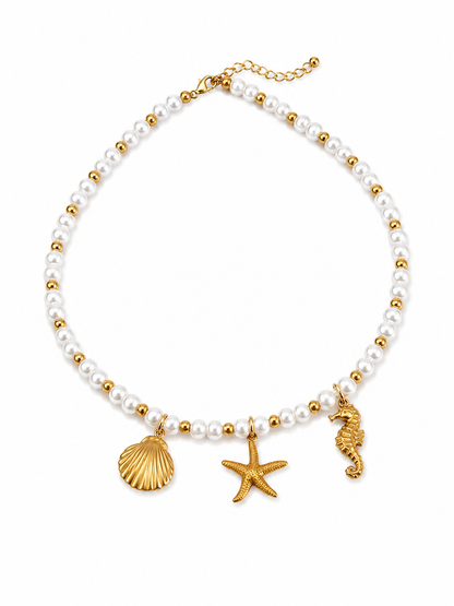 Necklace with charm pearl