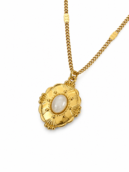 Pendant necklace